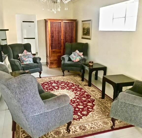 סטודיו סטנדרטי נוף לגינה, Micasa Sucasa Manor