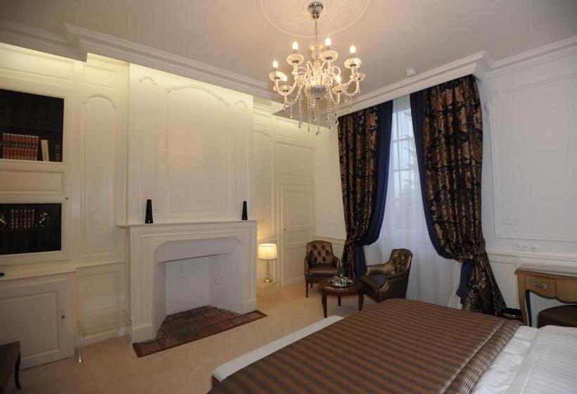 Полулюкс Вид на Сад, Hôtel Victor Hugo