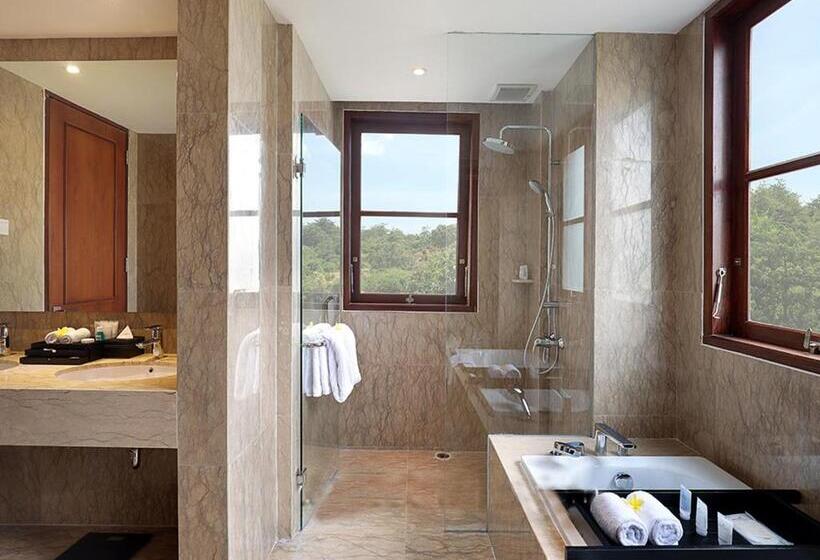 اتاق لوکس با چشم‌انداز باغ, Royal Tulip Springhill Resort Jimbaran