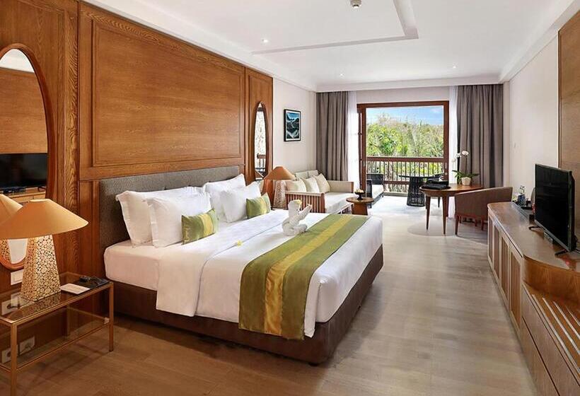 اتاق لوکس با چشم‌انداز استخر, Royal Tulip Springhill Resort Jimbaran