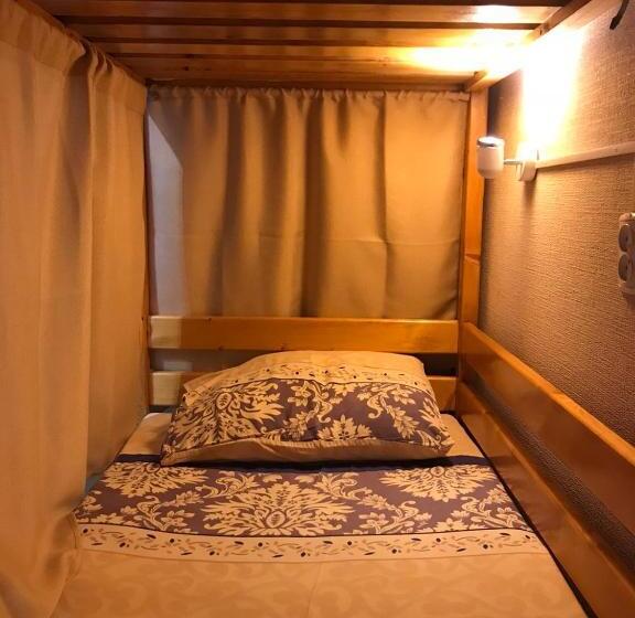 غرفة عائلية, Green Street Hostel