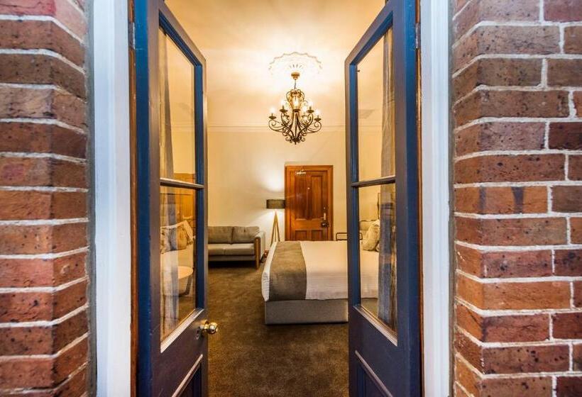 带大床的套房, The Parkview Hotel Mudgee