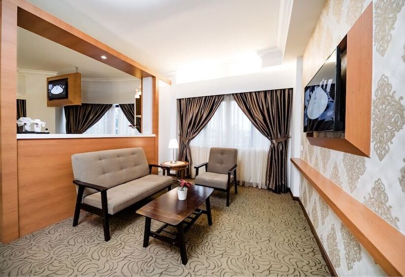 Suite, Mitc