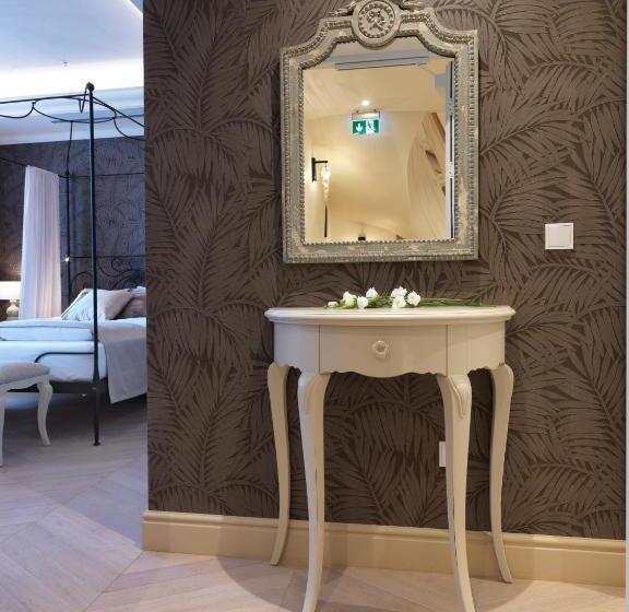 اتاق لوکس, Relais Le Chevalier