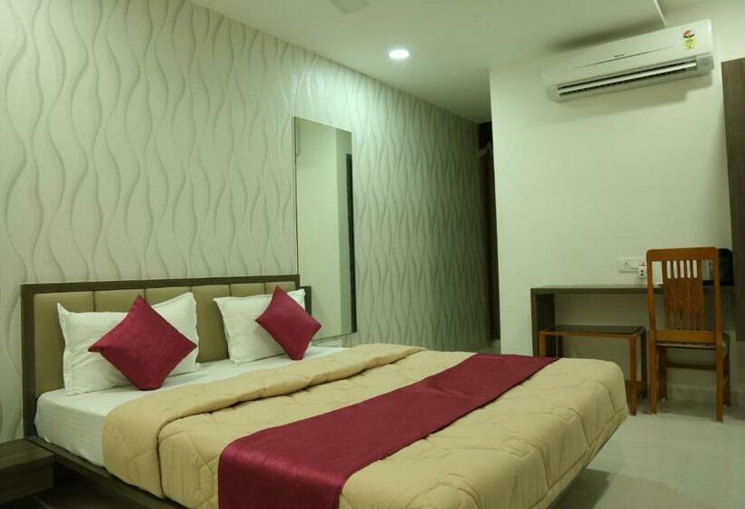 豪华房间, The Pacific Hotel, Vadodara