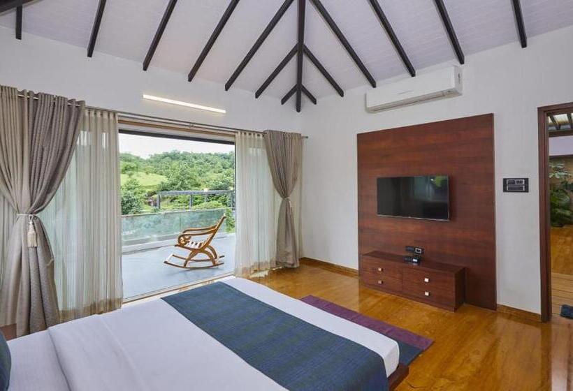 Семейный Номер, Grape County Eco Resort & Spa, Nashik
