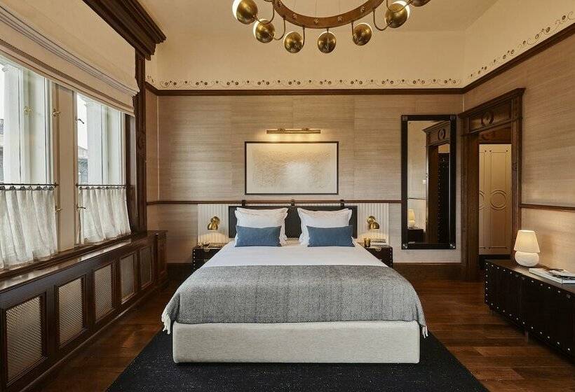 Номер Deluxe, Callas House