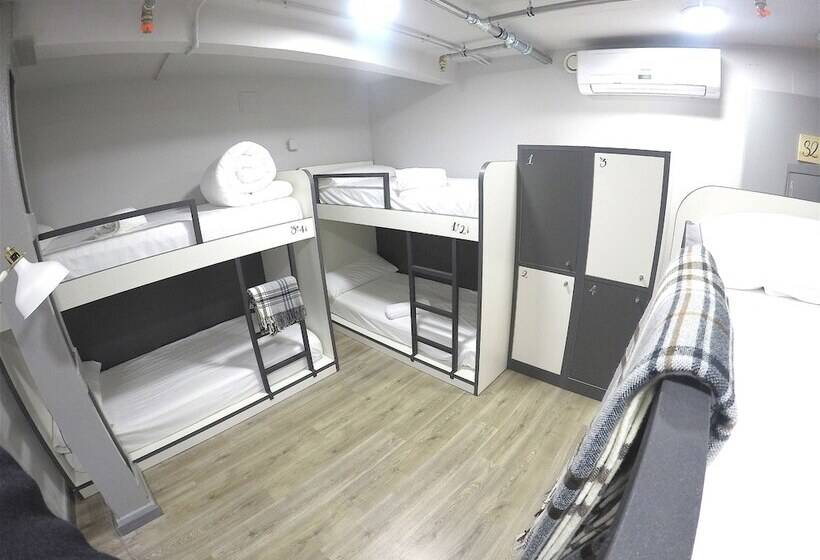 Кровать в Общей Комнате, Quartier Bilbao Hostel Casco Viejo