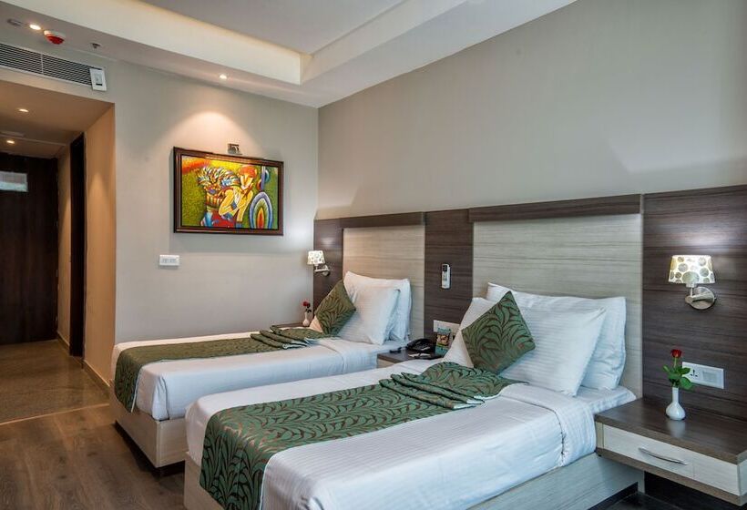 اتاق اجرایی, Hide Away Suites