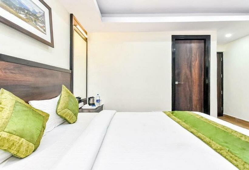 Номер Стандарт, Treebo Maharaja, Near Mall Road