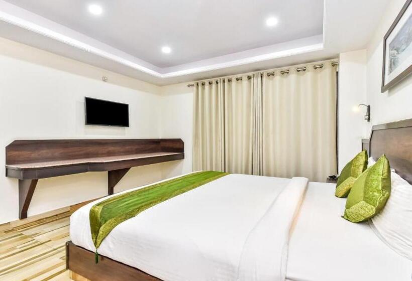 Номер Deluxe, Treebo Maharaja, Near Mall Road