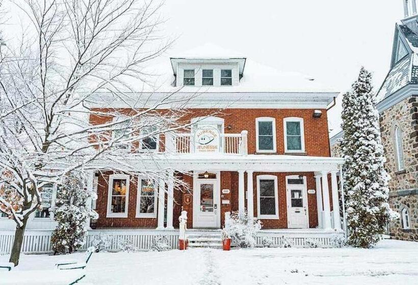 ルームシェアのワンベッド, Auberge De Jeunesse Magog Orford Hostel
