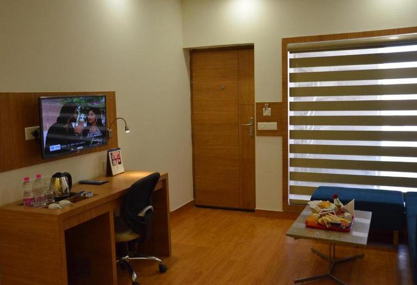 Президентский Люкс, Sparrow Hotel Managed By Siara Sariska Alwar