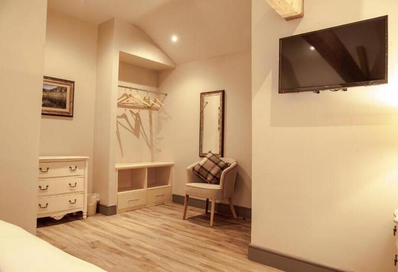 Номер Стандарт, Crofters Lodge
