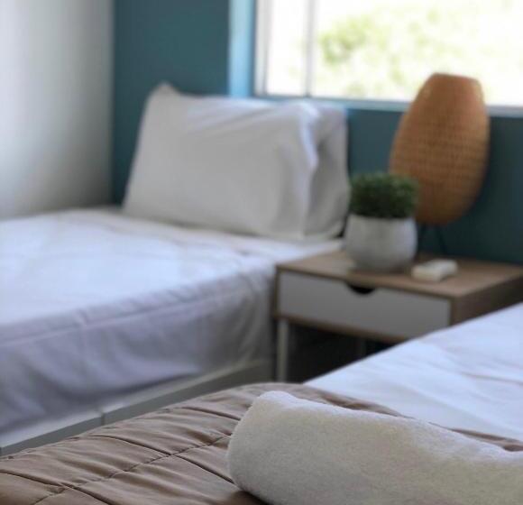 バルコニー付２ベッドルームアパートメント, Le Beach Apartments