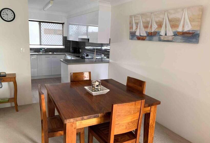 バルコニー付き１ベッドルームアパートメント, Le Beach Apartments