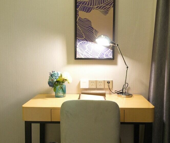 Президентский Люкс, Guangzhou Seaman Hotel Line 2 Jiangnanxi Station