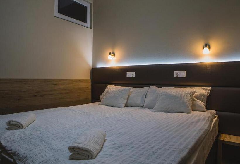 Номер Стандарт, Sztár Motel étterem