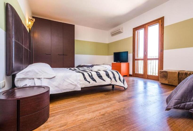 غرفة قياسية رباعية مطلة على البحر, B&b Le Dune   Self Check In