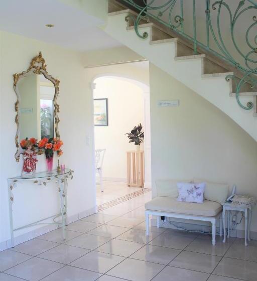 Номер Стандарт, Le Clos Des Roses
