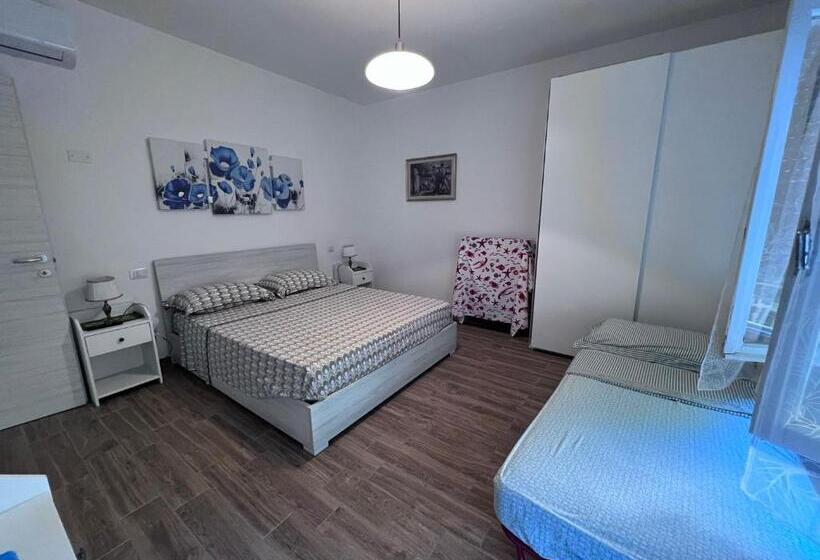 Четырехместный Номер Стандарт с Балконом, Casa Riri