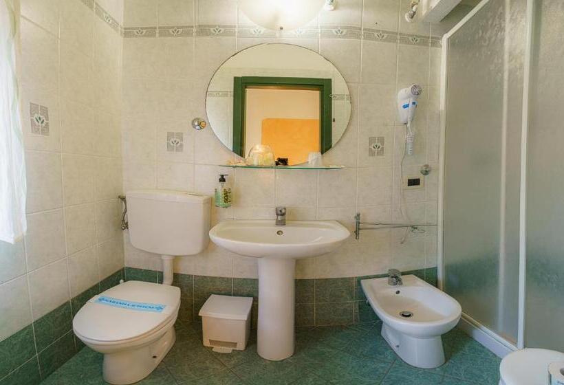 基本间, Albergo La Lampara
