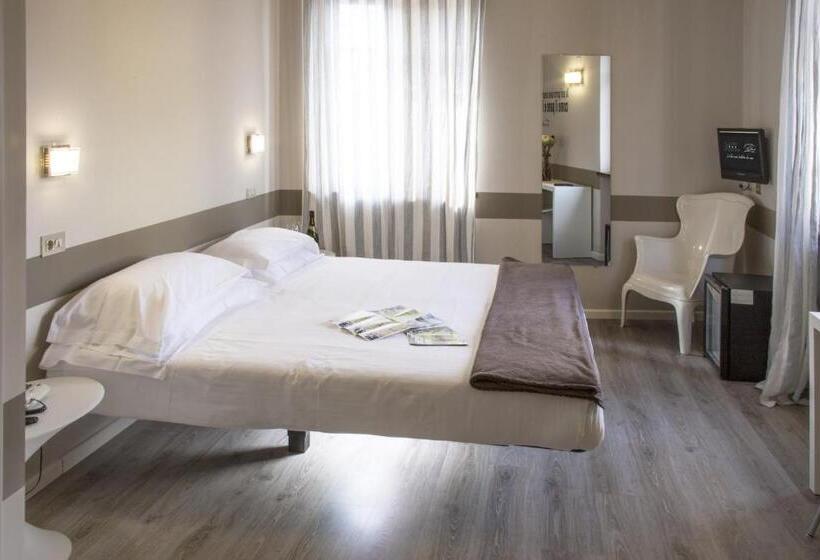 Номер Superior Кровать Кинг, Albergo Al Cacciatore Tortellinando