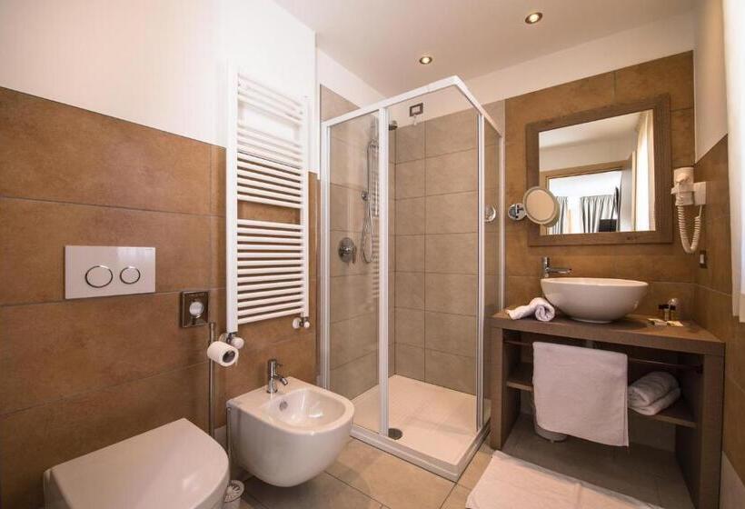 스위트, Golden Park Resort