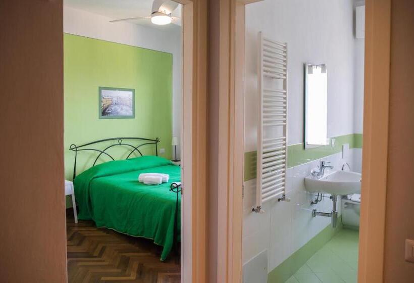 Standard room with outdoor bath, B&b Cento Passi Dalle Mura