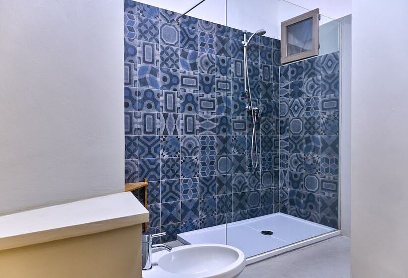 اتاق استاندارد چهار تخته, Al Cavour 34