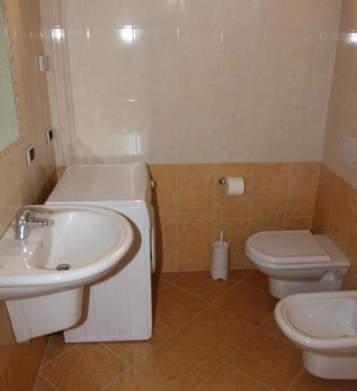 1 Bedroom Apartment Lake View, Laghetto Ai Portici