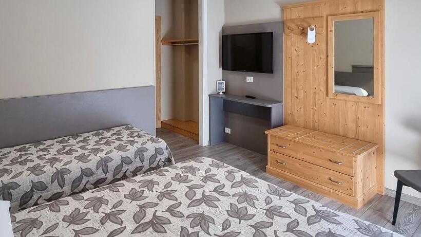 Chambre Triple Standard avec Balcon, Alla Fonte