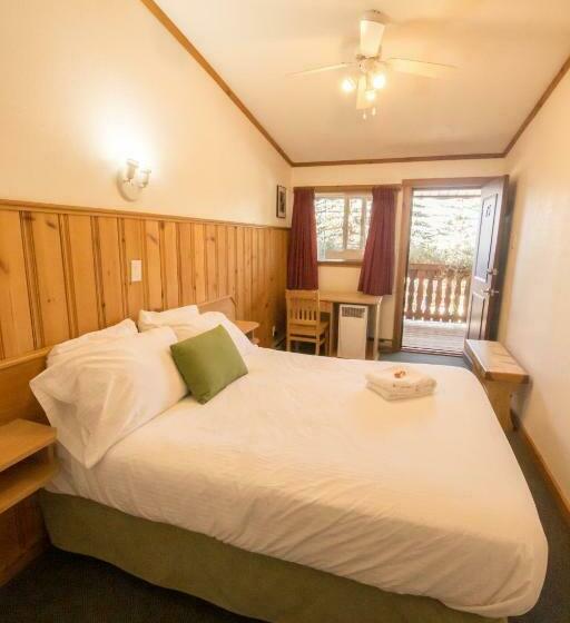 Номер Стандарт, Gateway Motel
