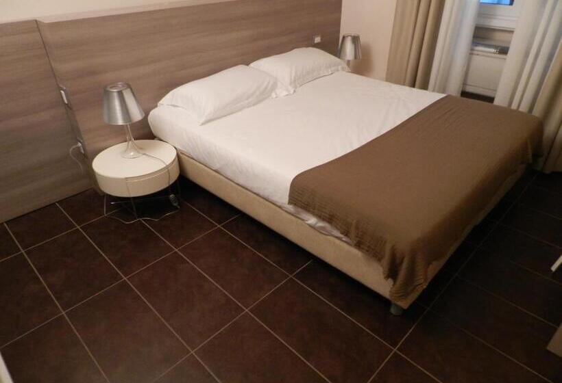 اتاق خانوادگی, Hll Hotel Lungolago Lecco Como Lake