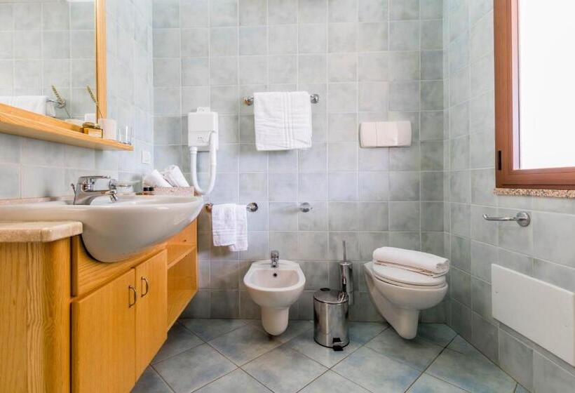 اتاق استاندارد چهار تخته, Villa Del Mare