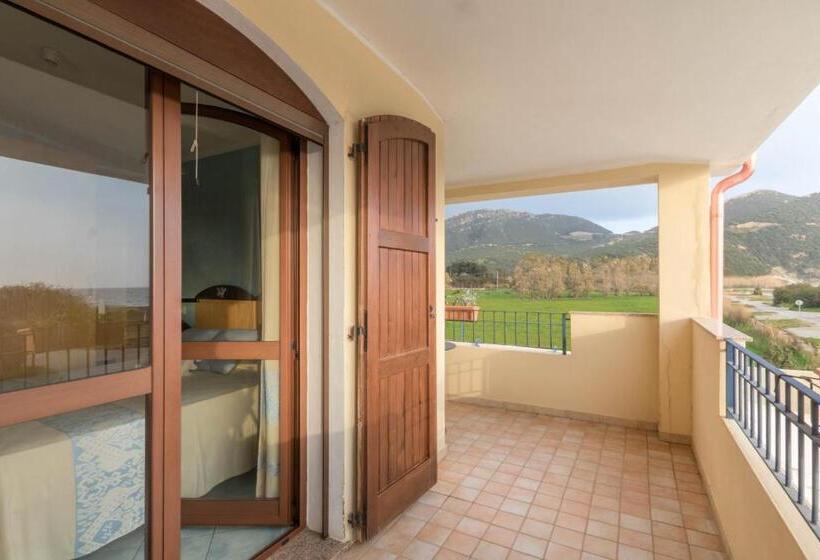اتاق سوپریور با چشم‌انداز دریا, Villa Del Mare