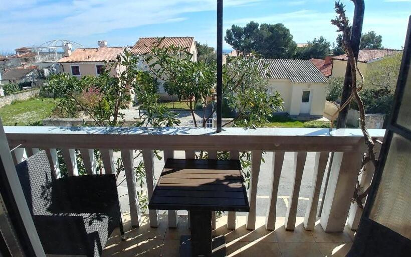 Апартаменты 1 Спальня с Балконом, Bed & Breakfast Villa Adriana