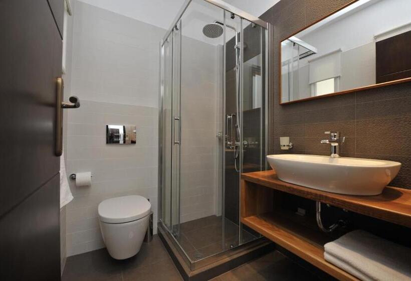 Номер Стандарт, Aella Residence