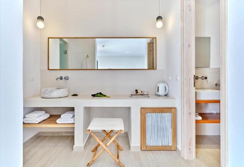 带按摩浴盆的套房, Aella Residence