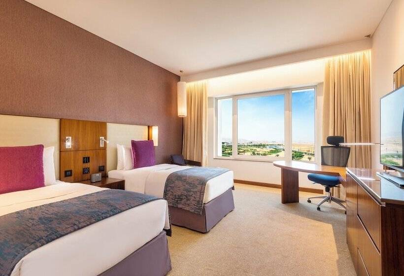 اتاق استاندارد با چشم‌انداز, Crowne Plaza Muscat Ocec, An Ihg
