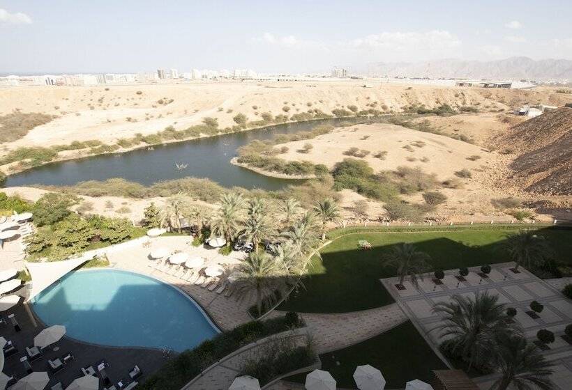اتاق استاندارد با تخت دوبل, Crowne Plaza Muscat Ocec, An Ihg