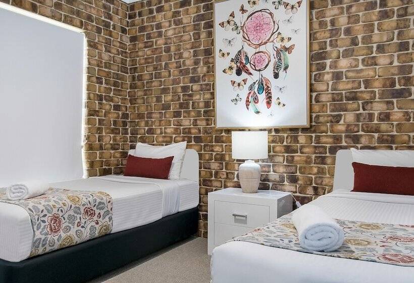 패밀리 아파트, Richmond Motor Inn