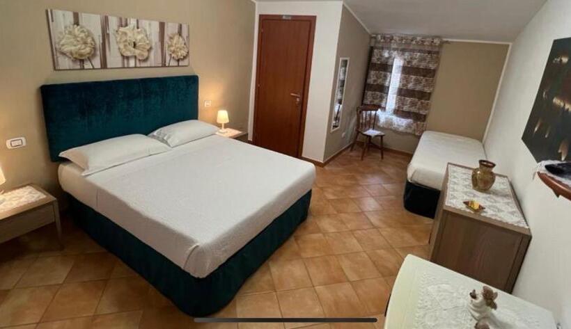 Quarto Triplo Economy, La Rosa Blu