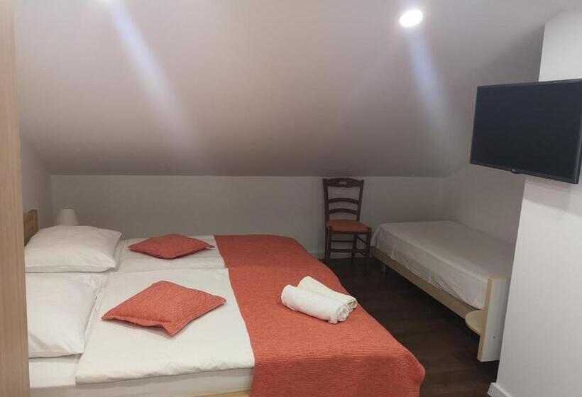 סוויטה משפחתית 2 חדרי שינה, Rooms Vukušić