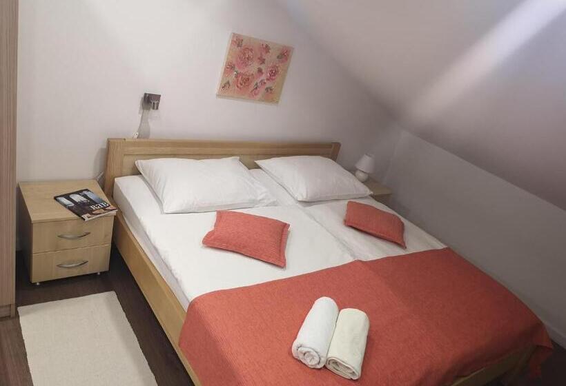 סוויטה משפחתית 2 חדרי שינה, Rooms Vukušić