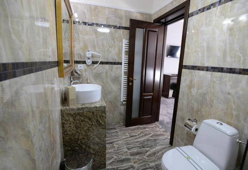 اتاق استاندارد, The Classic