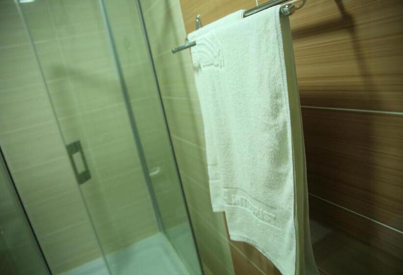 اتاق استاندارد, Aska