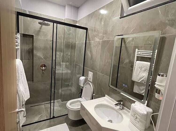 디럭스 룸, Lord Hotel Tirana