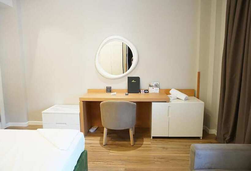 디럭스 룸, Lord Hotel Tirana