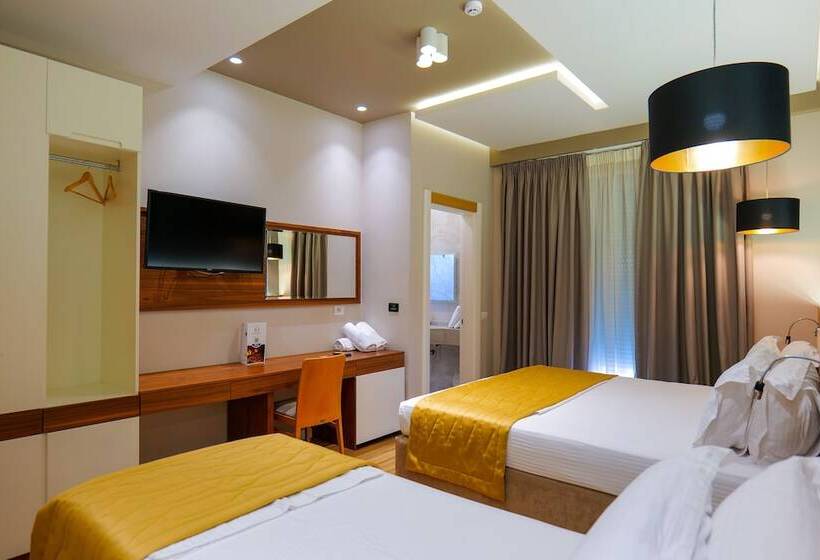 家庭间, Lord Hotel Tirana